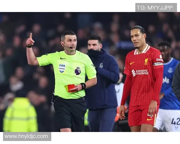 阿森纳球员因红牌被罚下星空体育即时更新赛况分析